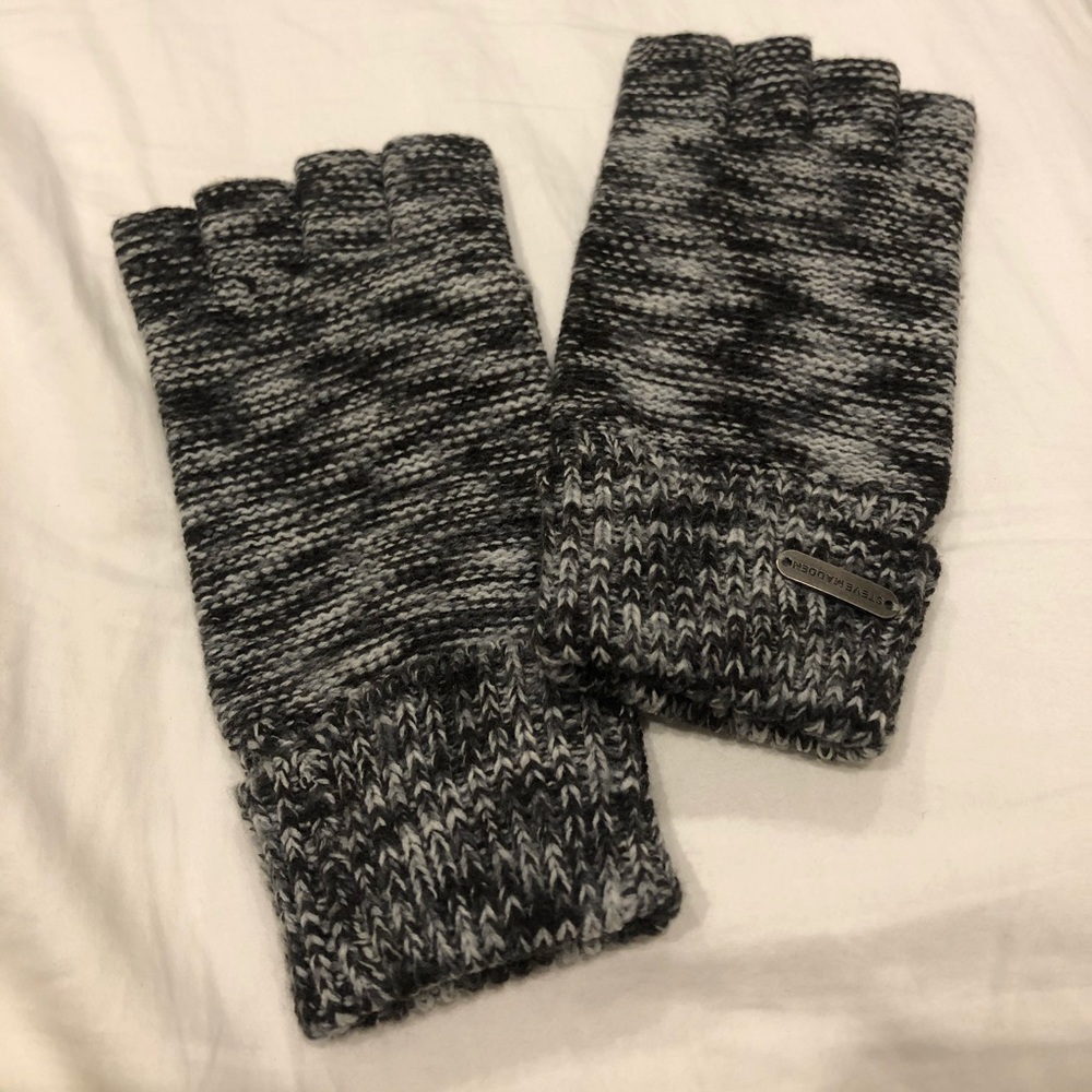 Steve Madden Fingerless Gloves